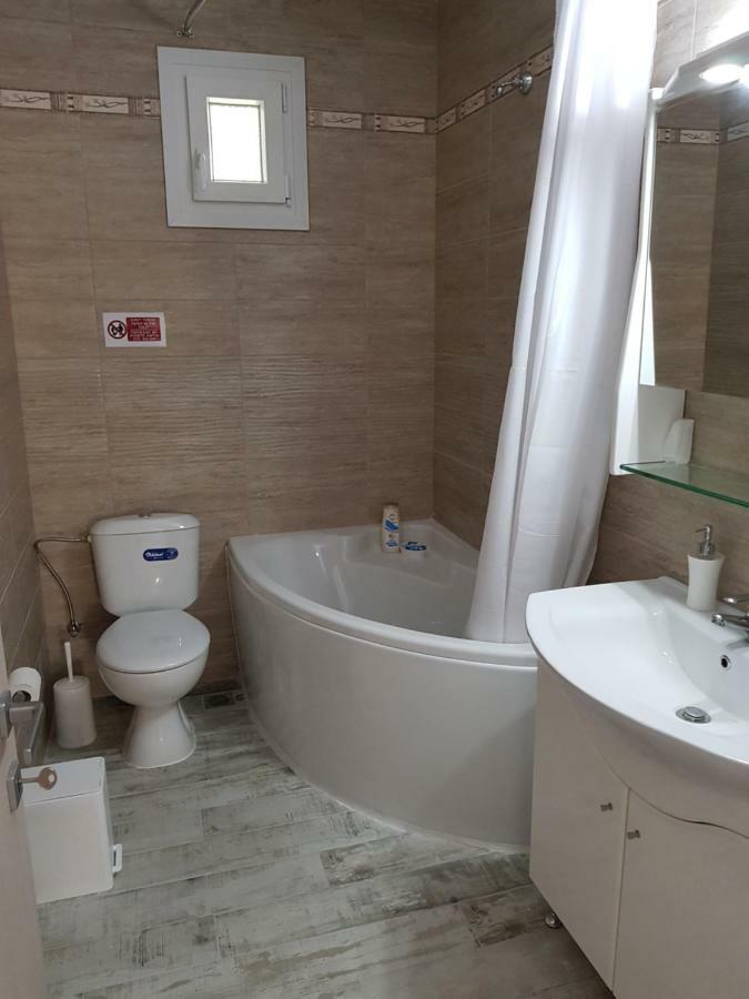 Nautilus Guest House Nea Iraklitsa Ngoại thất bức ảnh