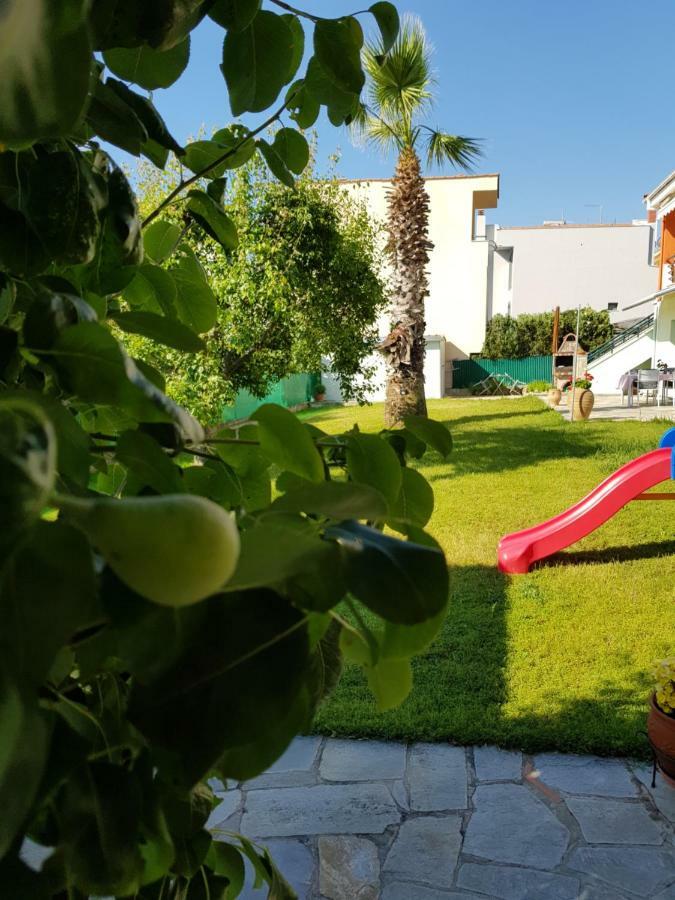 Nautilus Guest House Nea Iraklitsa Ngoại thất bức ảnh